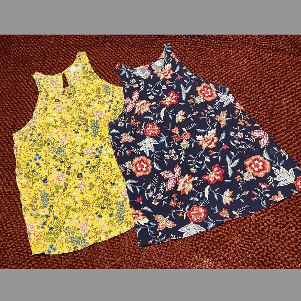 OLD NAVY Relaxed Sleeveless Keyhole Tops (Set of 2) in Floral Print - Size S